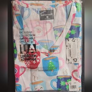 Uniform Advantage 4x Women's Holiday Scrub Top